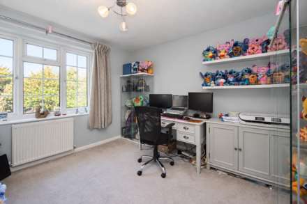 Sandon Close, Tring, Image 14