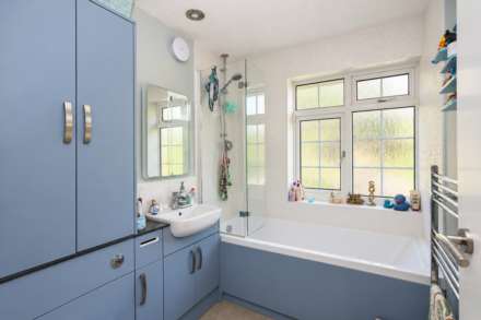 Sandon Close, Tring, Image 15
