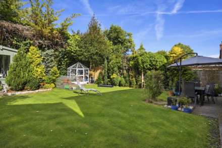 Sandon Close, Tring, Image 17