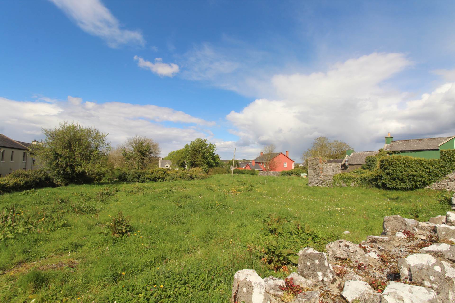 Linnane`s Pub, Kilfenora, Co. Clare Linnane`s Pub, Kilfenora, Co. Clare