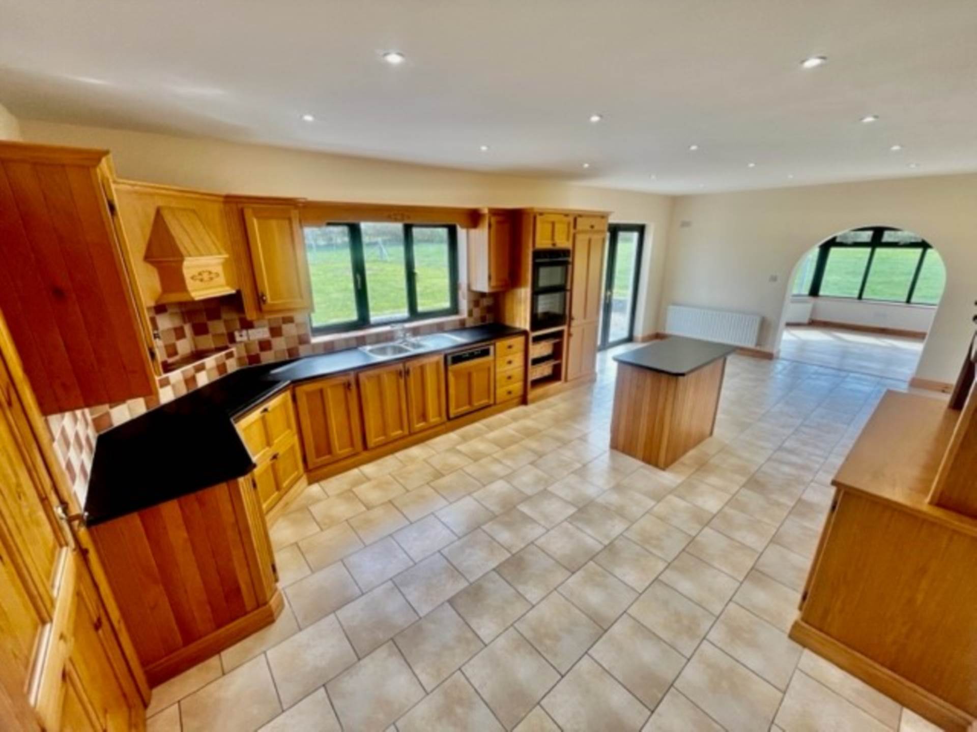 Caherdevane, Craughwell, Co. Galway H91 F8CV Caherdevane, Craughwell, Co. Galway H91 F8CV