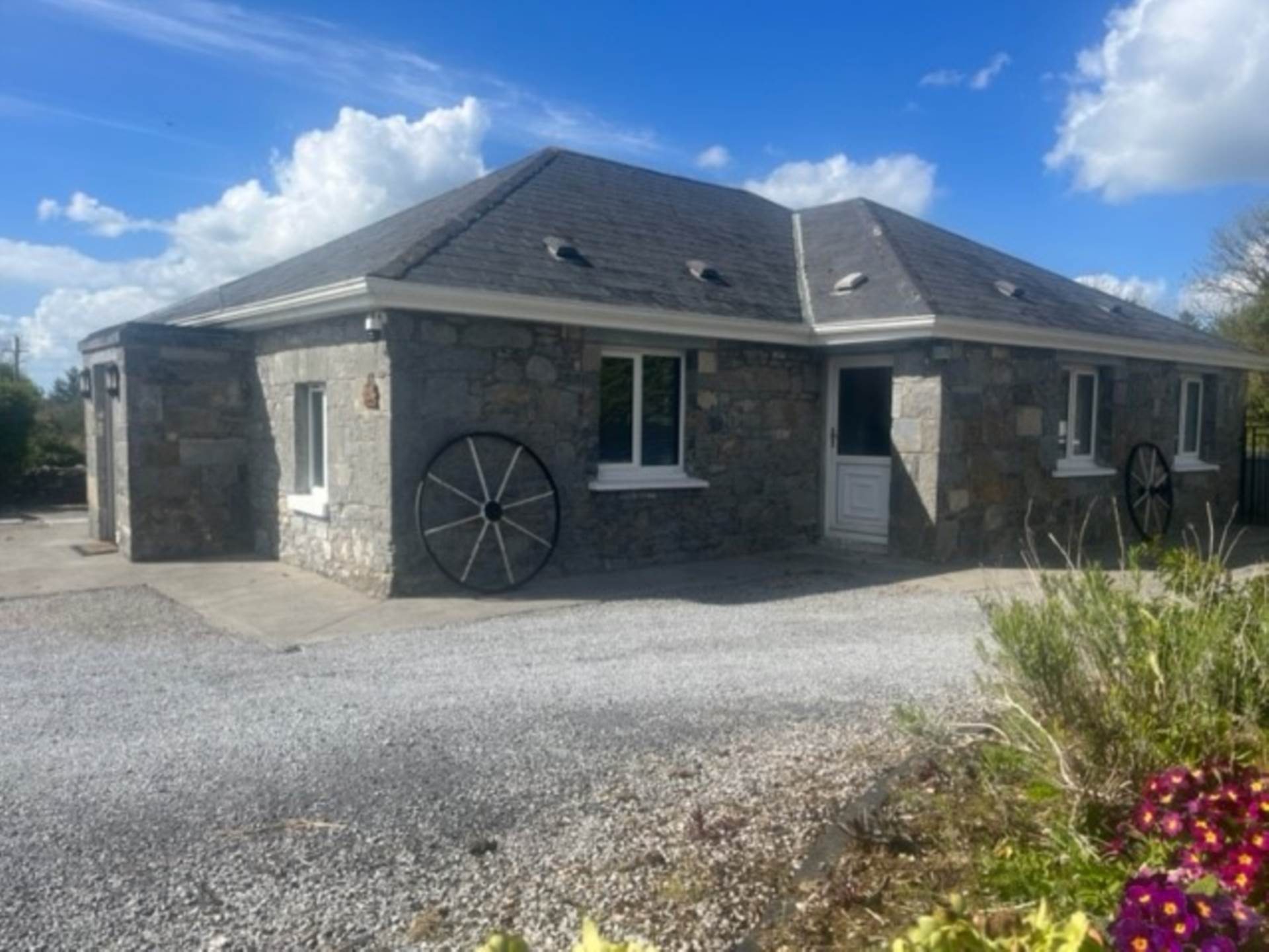 Sammary Lodge, Ballycoony, Kilchreest, Loughrea, Co. Galway H62 E288 Sammary Lodge, Ballycoony, Kilchreest, Loughrea, Co. Galway H62 E288
