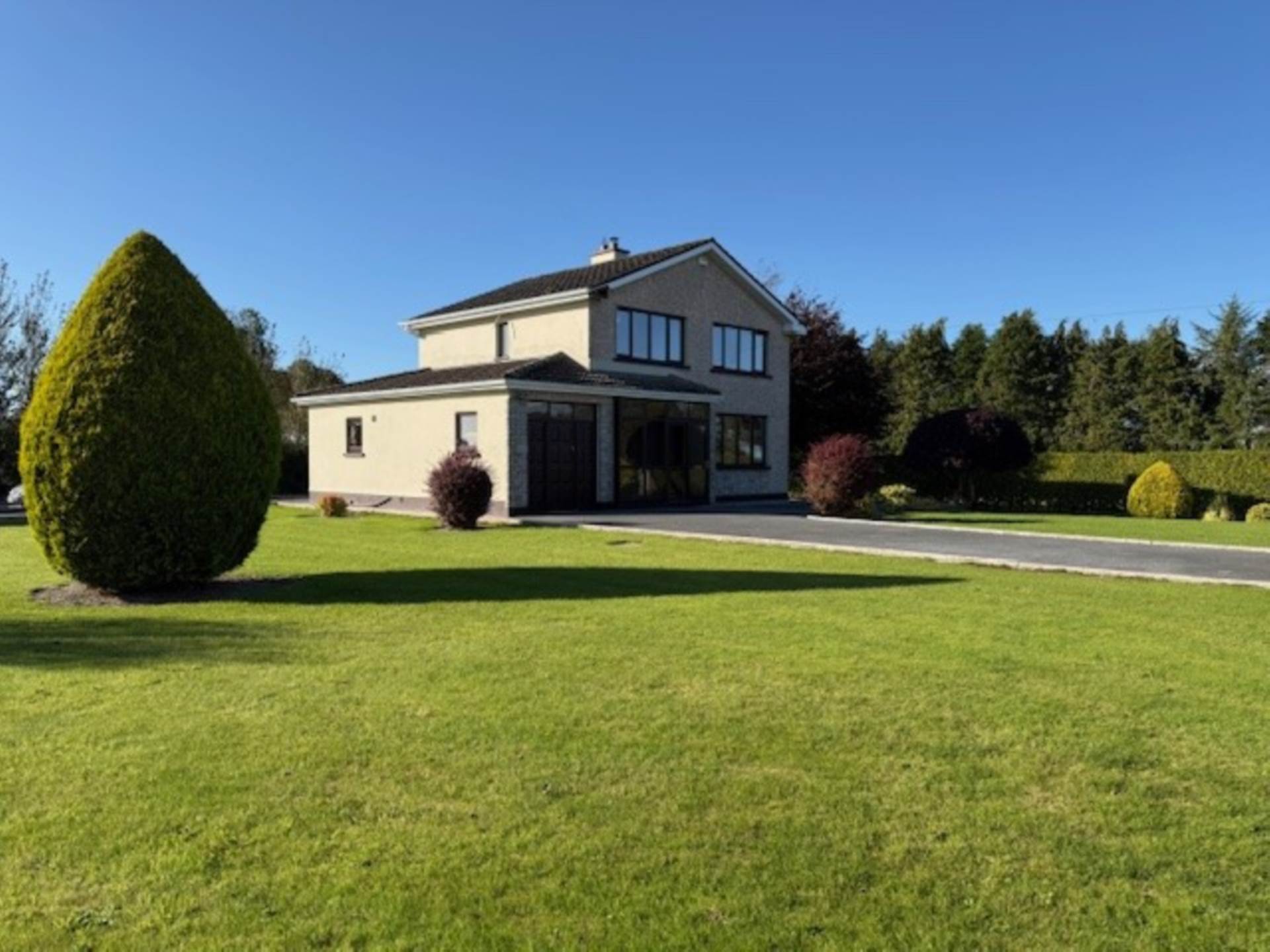 Moyleen, Loughrea, Co. Galway, H62 PY06