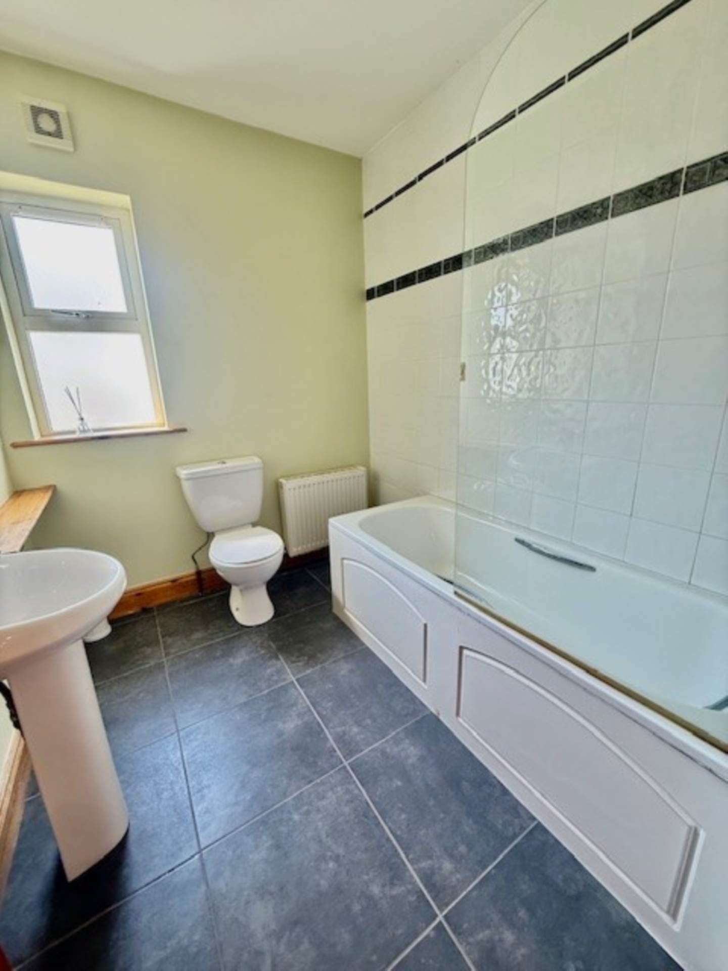 Mulroog West, Ballinderreen, Kilcolgan, Co. Galway Mulroog West, Ballinderreen, Kilcolgan, Co. Galway