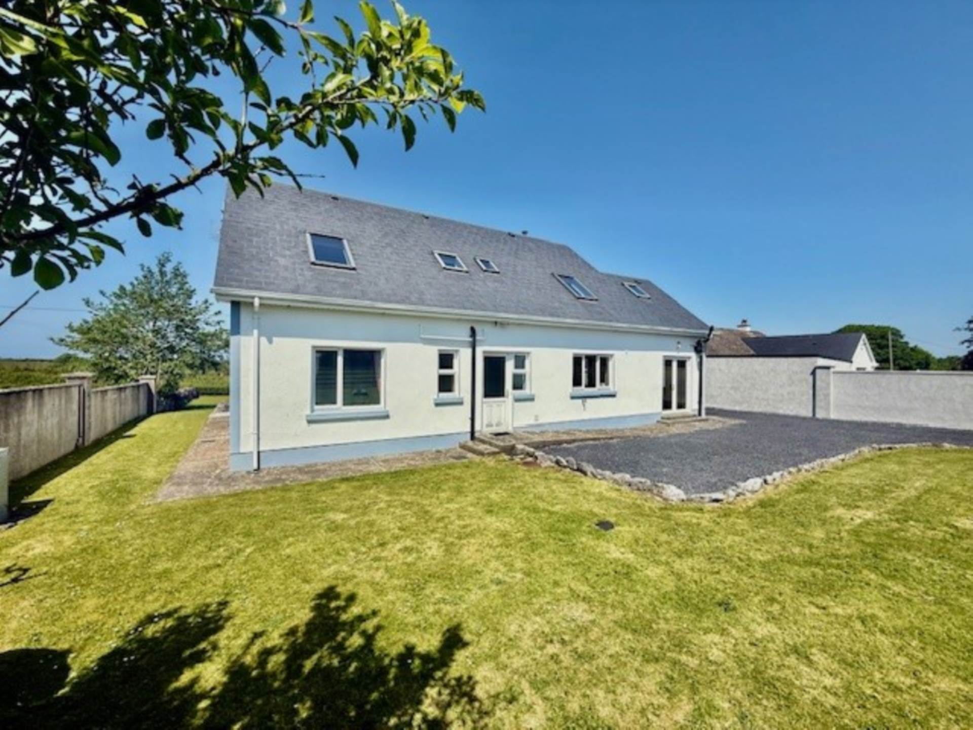Mulroog West, Ballinderreen, Kilcolgan, Co. Galway Mulroog West, Ballinderreen, Kilcolgan, Co. Galway