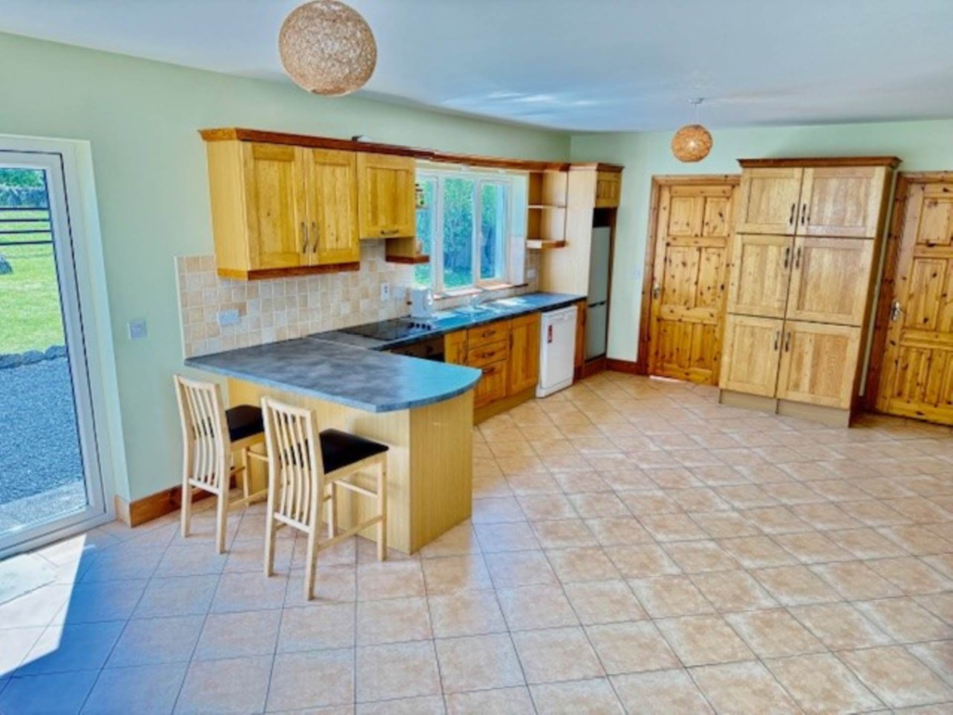 Mulroog West, Ballinderreen, Kilcolgan, Co. Galway Mulroog West, Ballinderreen, Kilcolgan, Co. Galway
