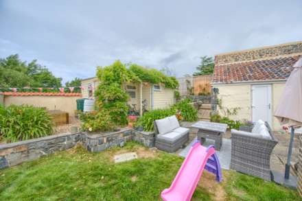 Ville Baudu, Vale, Image 15