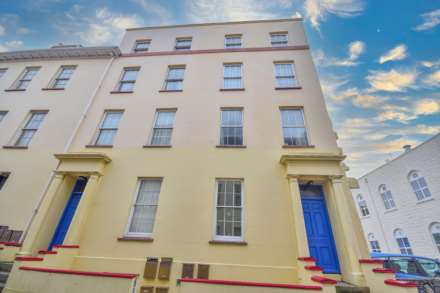 1 Bedroom Flat, Flat 3, 14 Sausmarez Street, St Peter Port