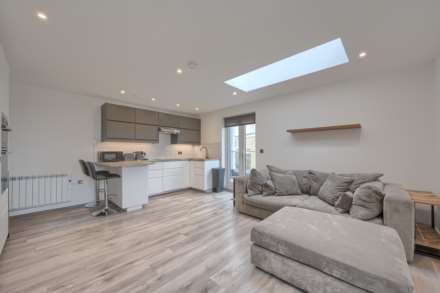 Top Flat, La Porcherie, Berthelot Street, St Peter Port, Image 6