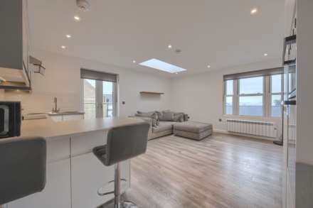 Top Flat, La Porcherie, Berthelot Street, St Peter Port, Image 7