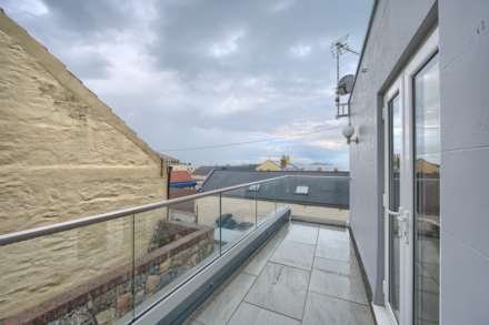 Top Flat, La Porcherie, Berthelot Street, St Peter Port, Image 8