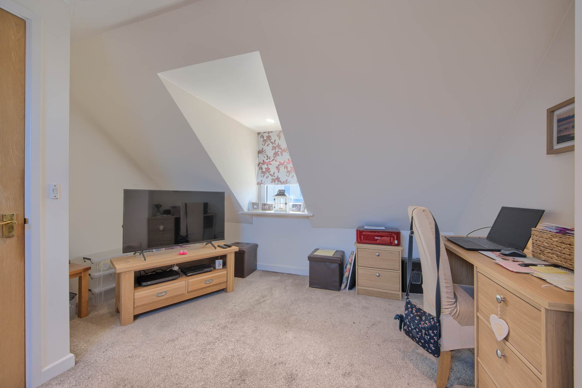 Tarcolin, Victoria Avenue, Image 11