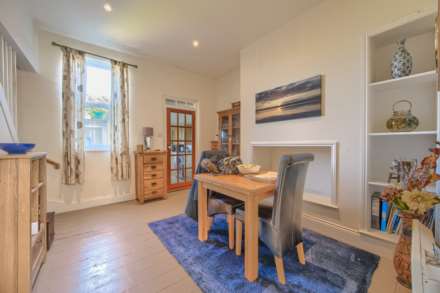 Tarcolin, Victoria Avenue, Image 2