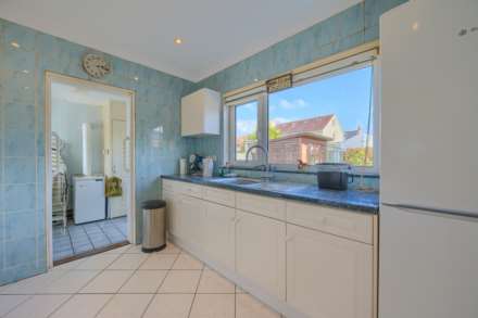 Sandon, Les Tracheries Road, St Sampson, Image 5