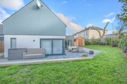 The Laurels, Allington Drive, La Rue De La Corbinerie, Image 25