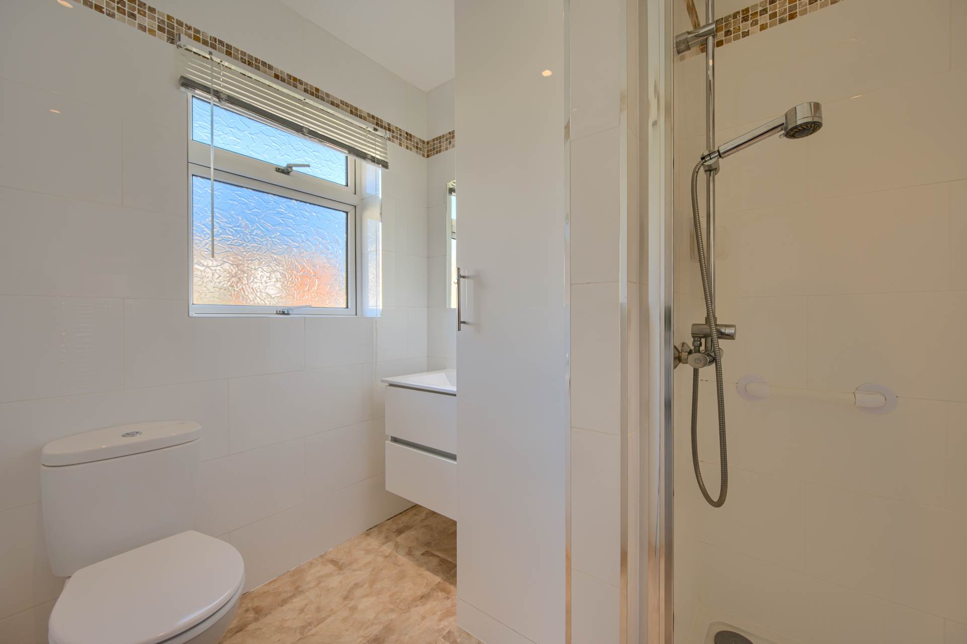 3 Rivermeade Court, New Road, St Sampson, Image 8