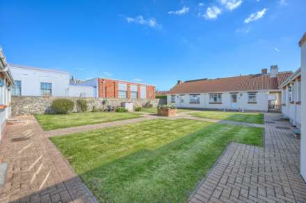 3 Rivermeade Court, New Road, St Sampson, Image 11