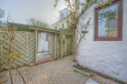 2 Les Grandes Maisons, Morley, Fort Road, Image 24
