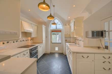 2 Les Grandes Maisons, Morley, Fort Road, Image 7