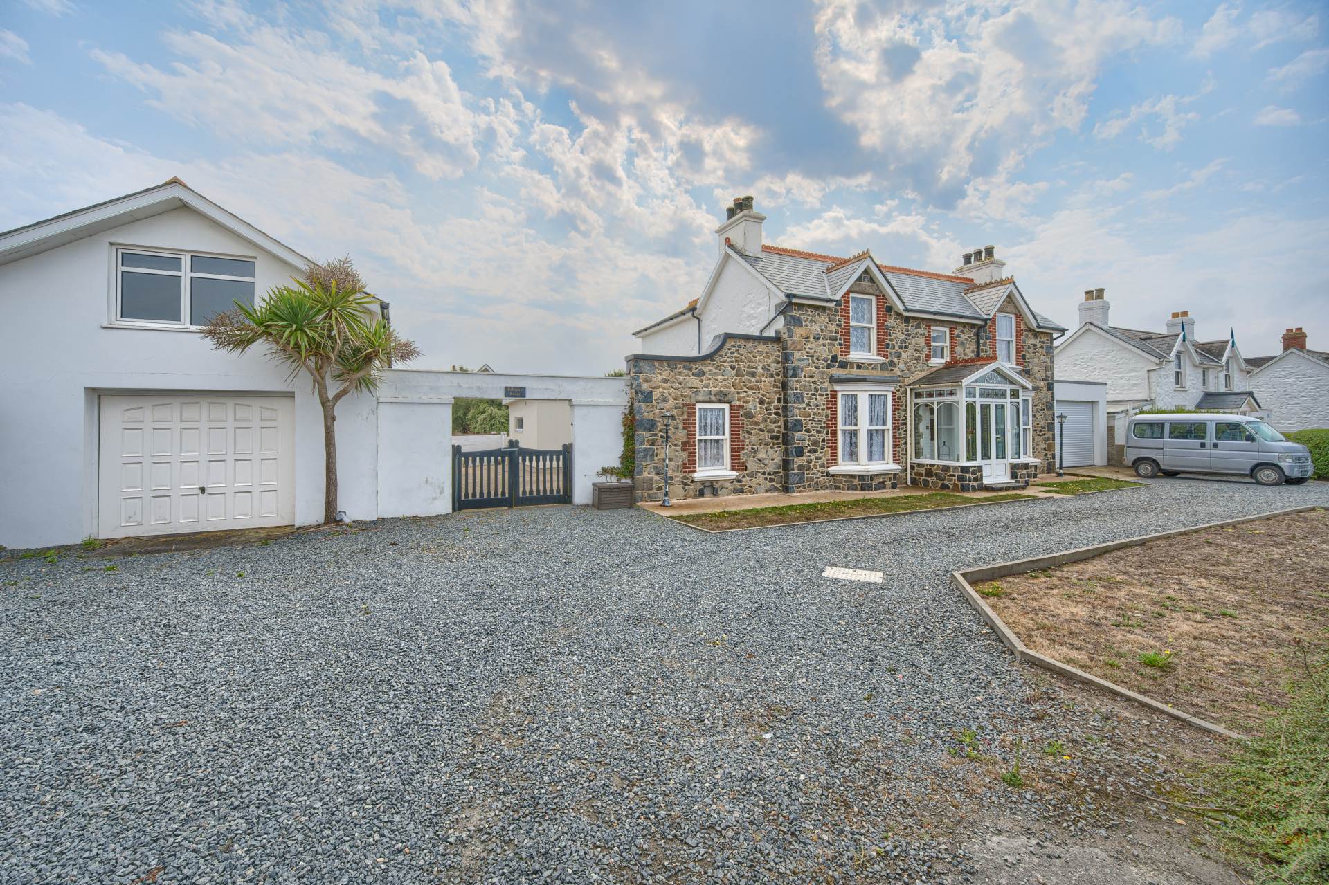 Portinfer Road, Vale, Image 1