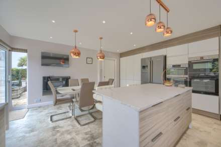 Portinfer Road, Vale, Image 3