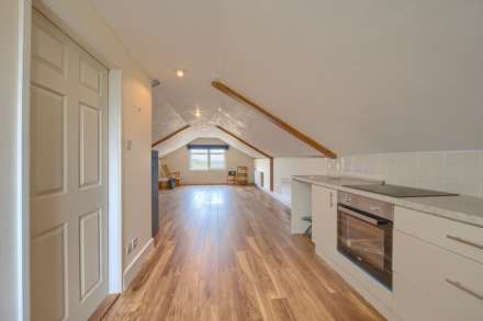 Portinfer Road, Vale, Image 33
