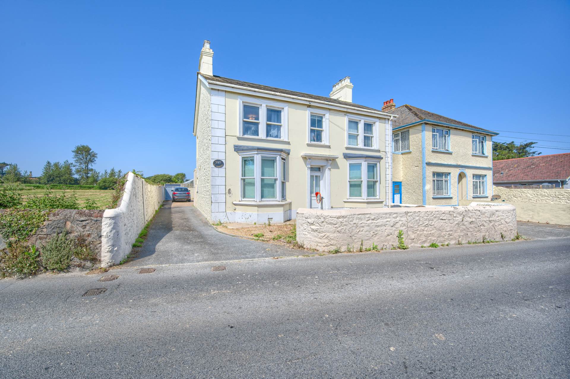 2 Le Marron Flats, Route Des Coutanchez, St Peter Port, Image 1