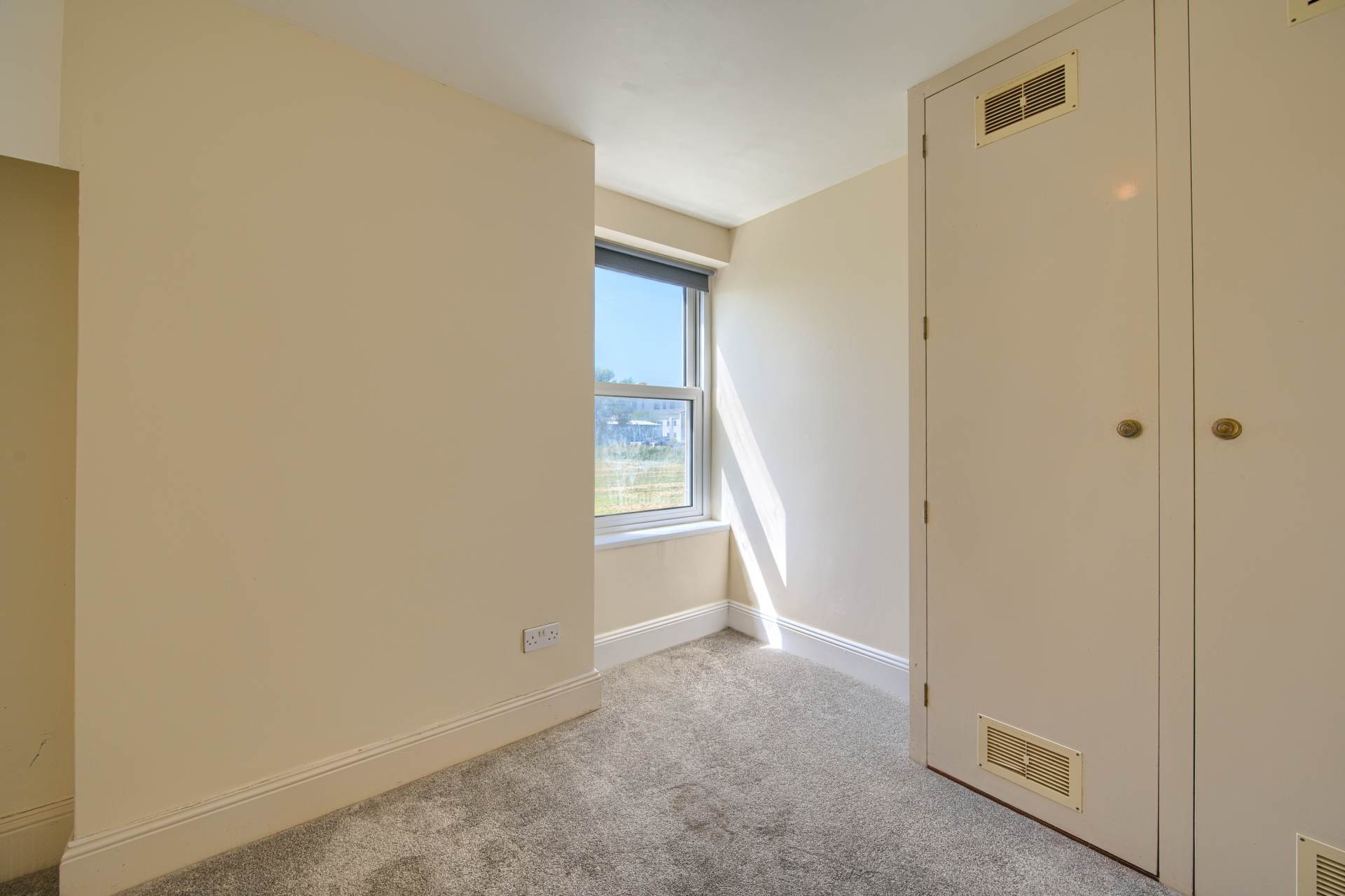 2 Le Marron Flats, Route Des Coutanchez, St Peter Port, Image 3
