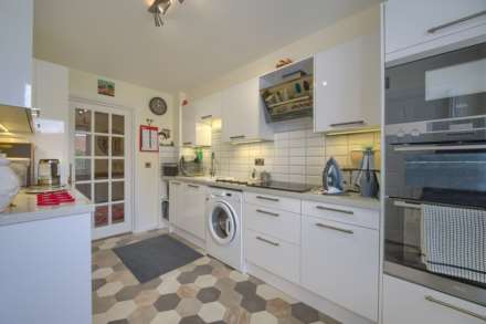31 Les Blancs Bois, Rue Cohu, Castel, Image 6