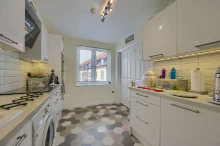 31 Les Blancs Bois, Rue Cohu, Castel, Image 7