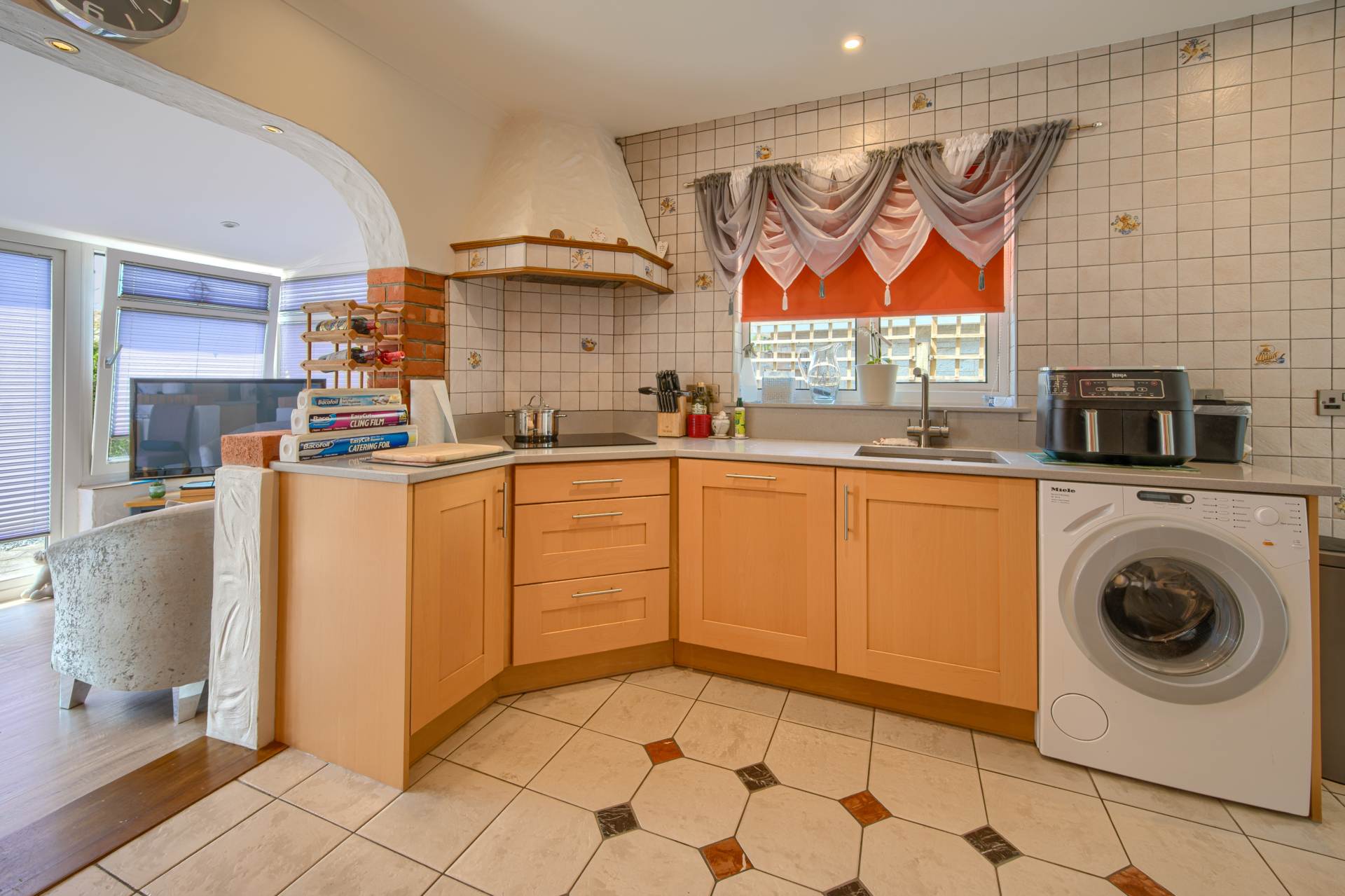 Hazelhurst, Epinelle Road, St Sampson, Image 5