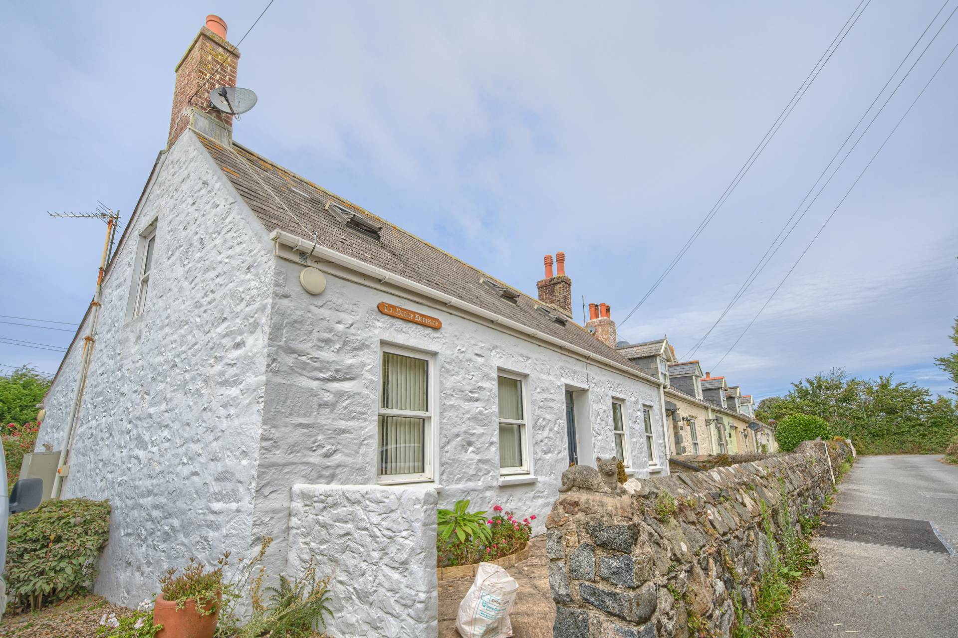 Rue Godfrey, Vale, Image 21