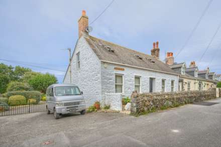 3 Bedroom Semi-Detached, Rue Godfrey, Vale