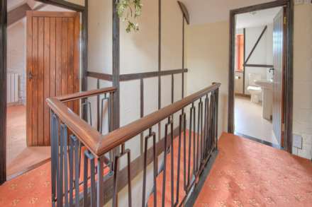 Rue Godfrey, Vale, Image 11