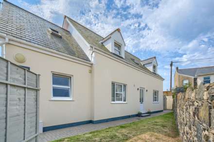 South Quay, St Sampson, Image 1