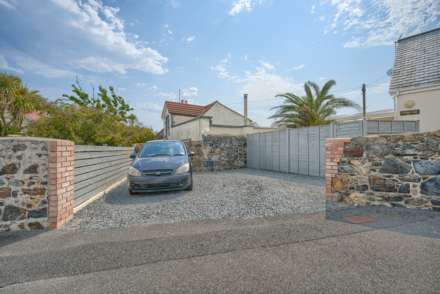 South Quay, St Sampson, Image 17