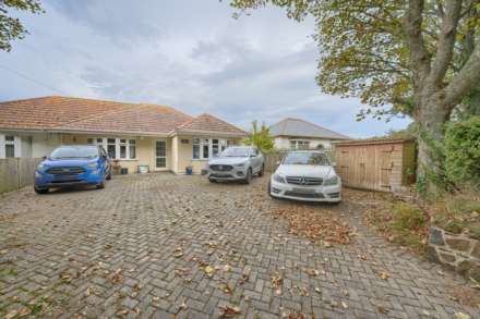 Joyal, Rue Du Manoir, Forest, Image 1