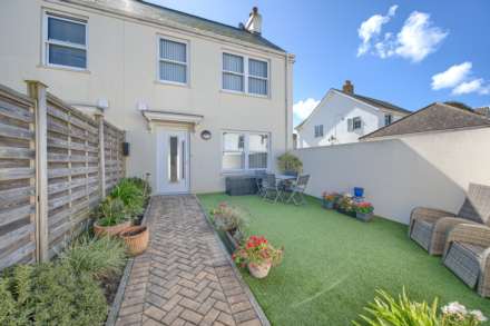1 Bedroom Semi-Detached, 3 St Cecilia Place, Collings Road, St Peter Port