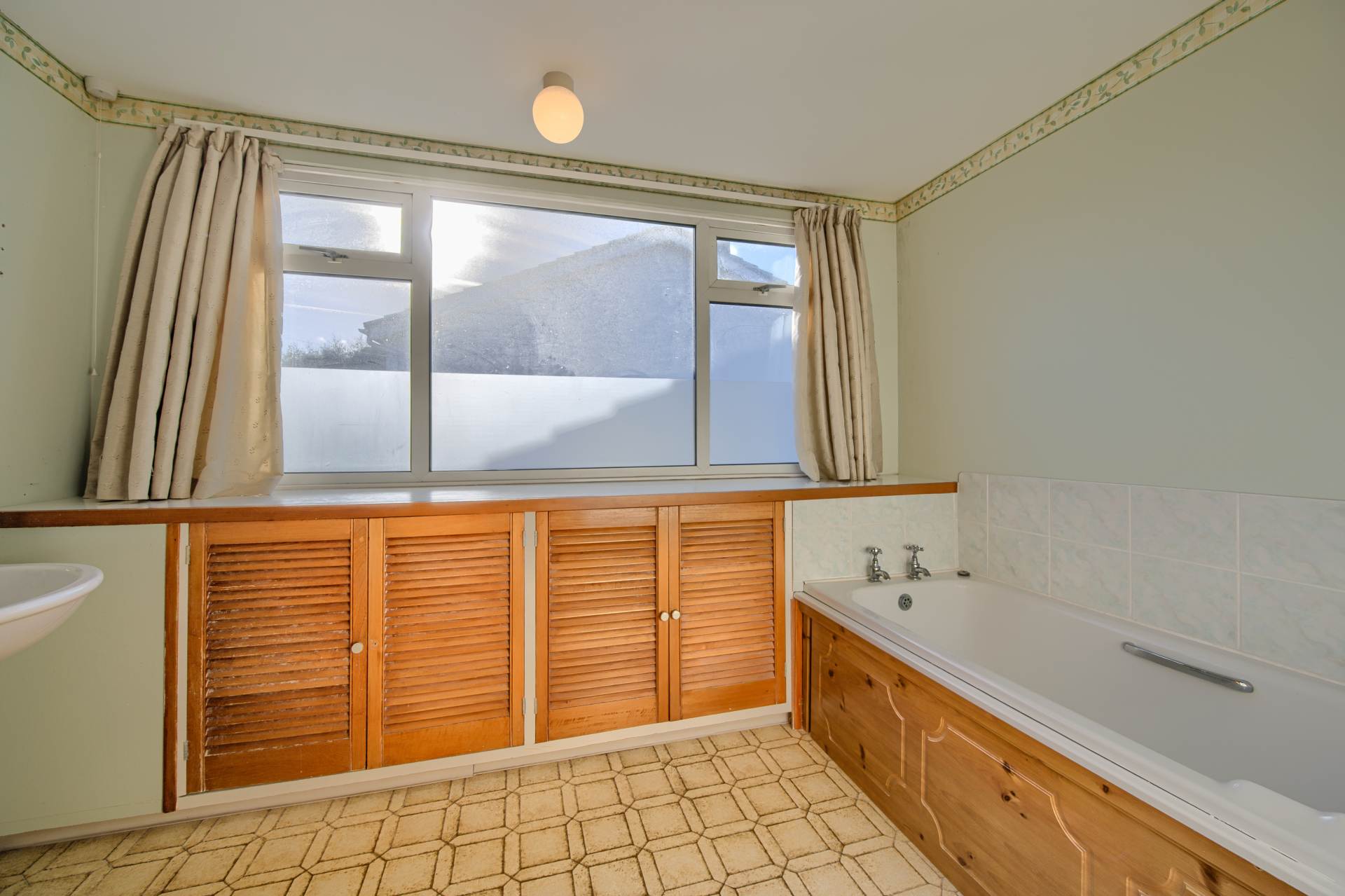 Zonam Solvere, Les Barras Lane, Vale, Image 13