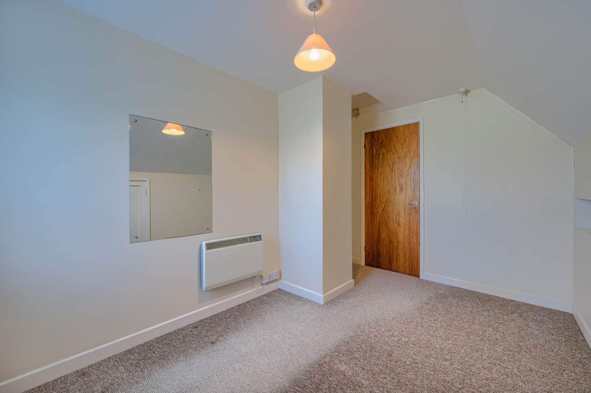 Zonam Solvere, Les Barras Lane, Vale, Image 15