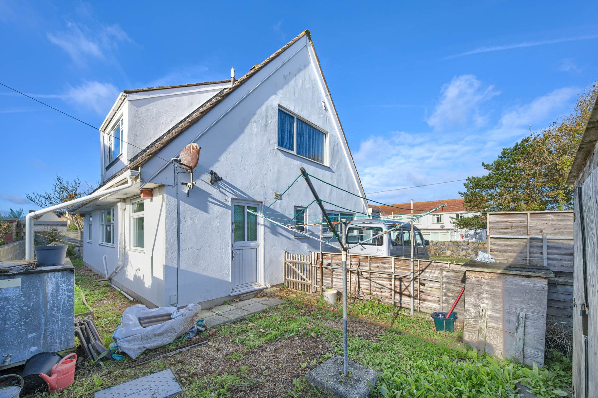 Zonam Solvere, Les Barras Lane, Vale, Image 19