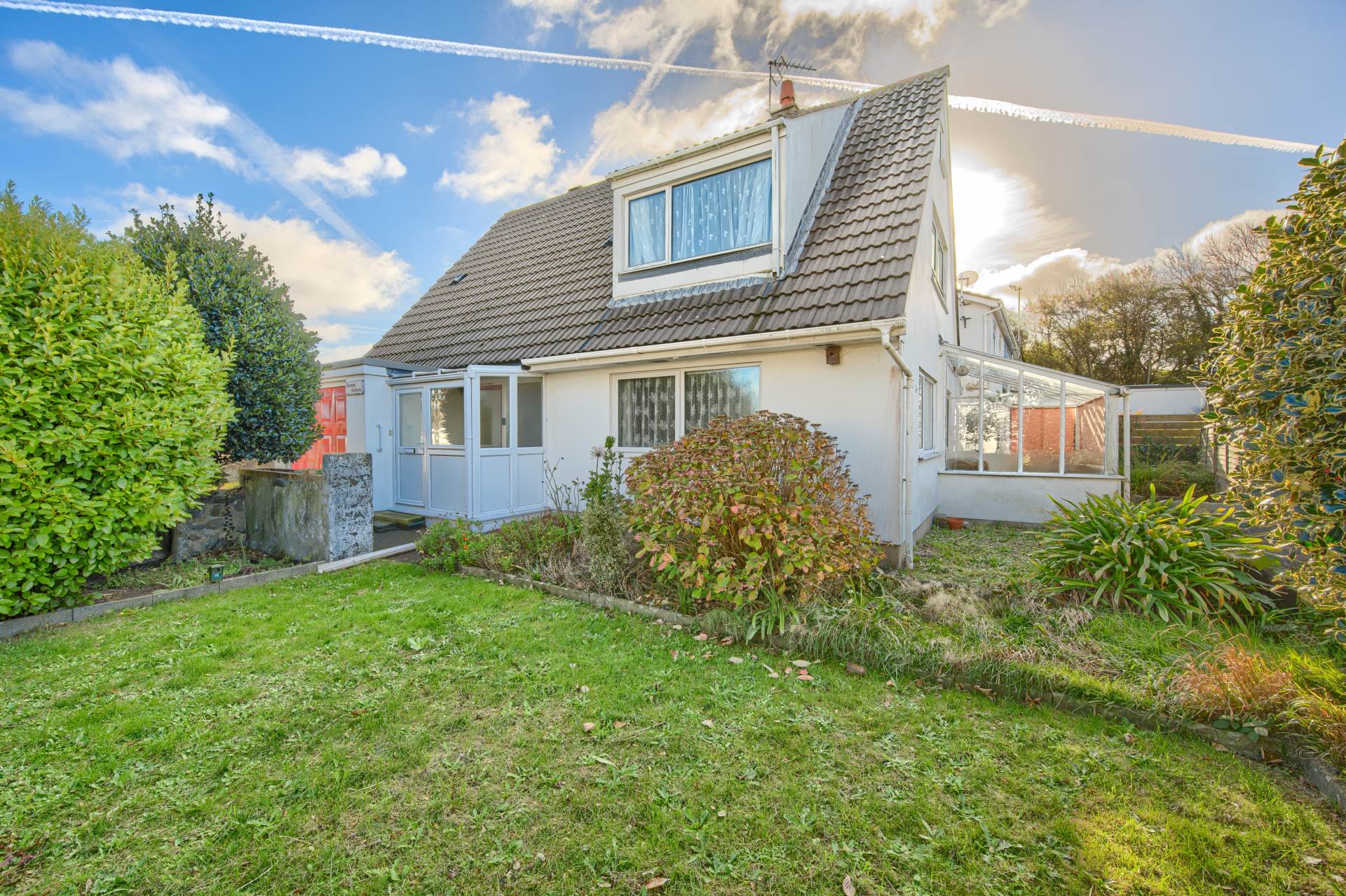 Zonam Solvere, Les Barras Lane, Vale, Image 20