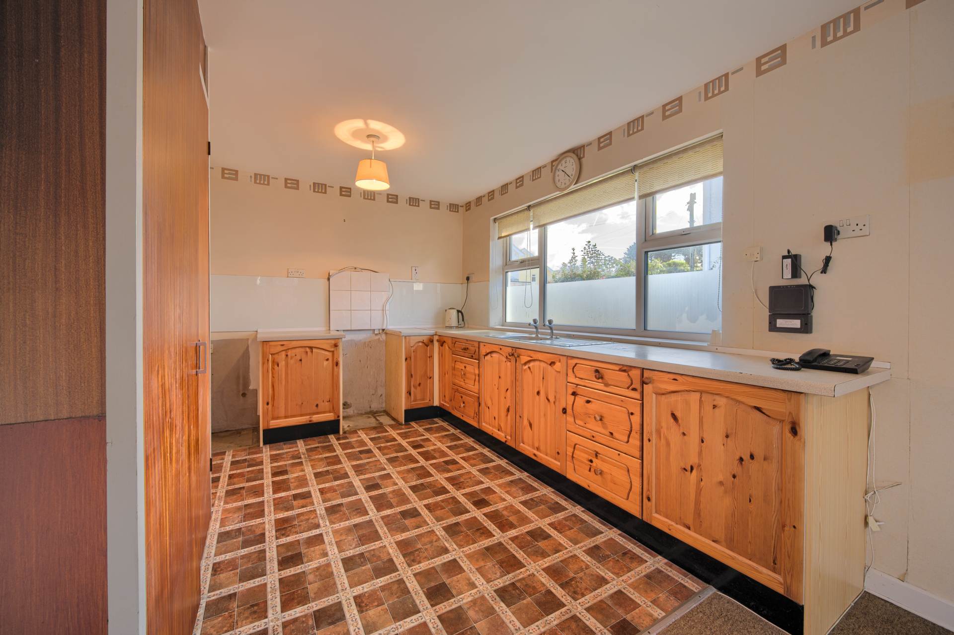 Zonam Solvere, Les Barras Lane, Vale, Image 5