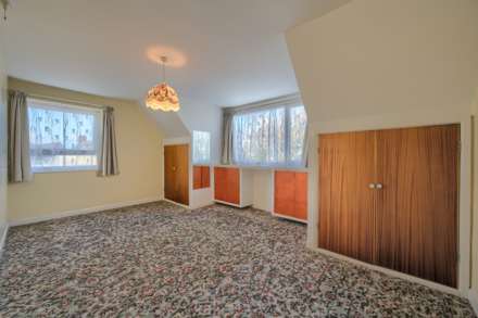 Zonam Solvere, Les Barras Lane, Vale, Image 16