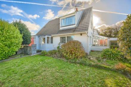 Zonam Solvere, Les Barras Lane, Vale, Image 20