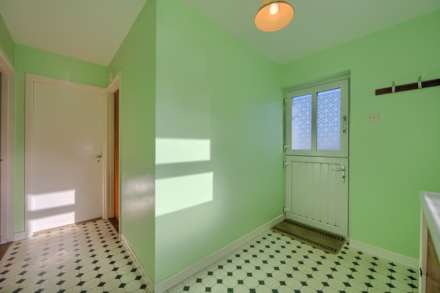 Zonam Solvere, Les Barras Lane, Vale, Image 8