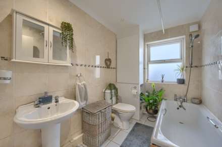 Vale Road, St Sampson, Image 10