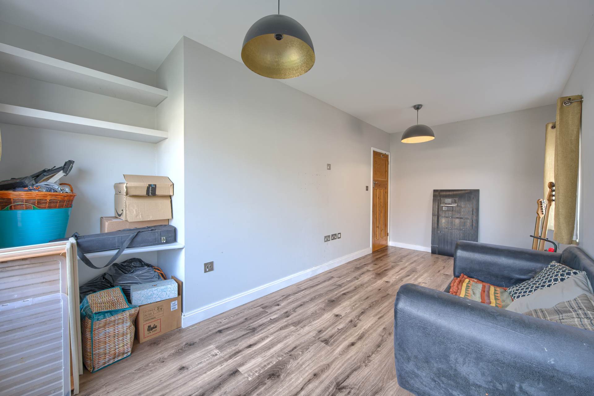 Avalon, Rue Des Francais, Castel, Image 8