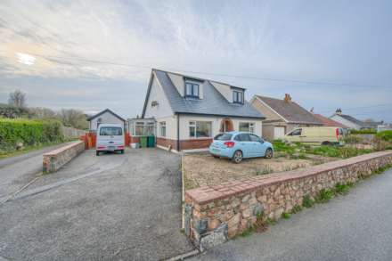 Avalon, Rue Des Francais, Castel