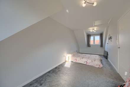 Avalon, Rue Des Francais, Castel, Image 12